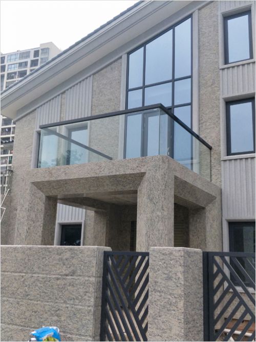 陽臺(tái)玻璃護(hù)欄