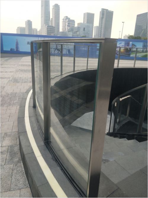 廣場(chǎng)不銹鋼玻璃護(hù)欄