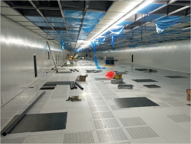 不銹鋼重型減震鋼桌、百級(jí)無(wú)塵車間設(shè)備墊腳、重型不銹鋼工作桌、無(wú)塵車間減震解決方案、手機(jī)生產(chǎn)車間專用鋼桌