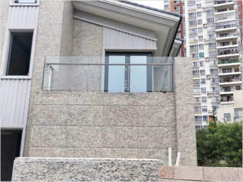 二樓陽(yáng)臺(tái)護(hù)欄